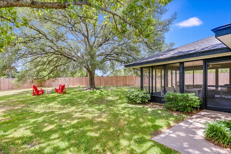 Casa Blanca - Round Top! World Class Antiquing, Shopping, Arts and More! - Fayetteville, Texas