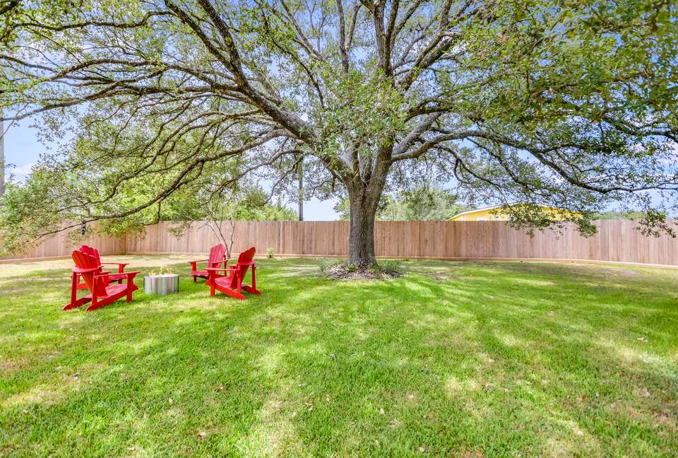 Casa Blanca - Round Top! World Class Antiquing, Shopping, Arts and More! - Fayetteville, Texas