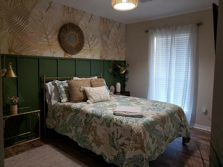 Seabrook Beach Getaway | 5 minutes from Kemah Boardwalk and NASA with a Private Pool - Seabrook, Texas