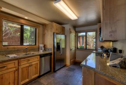 Tahoe Lakefront Getaway - Tahoe City, California