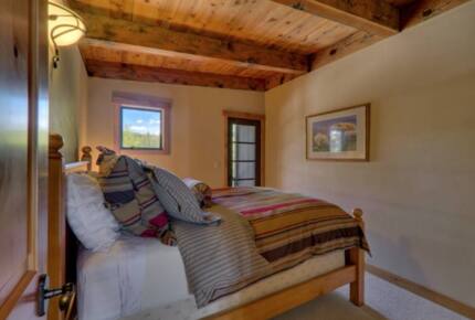 Tahoe Lakefront Getaway - Tahoe City, California