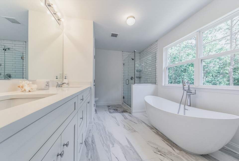 Modern Westhampton Haven - Center Moriches, New York