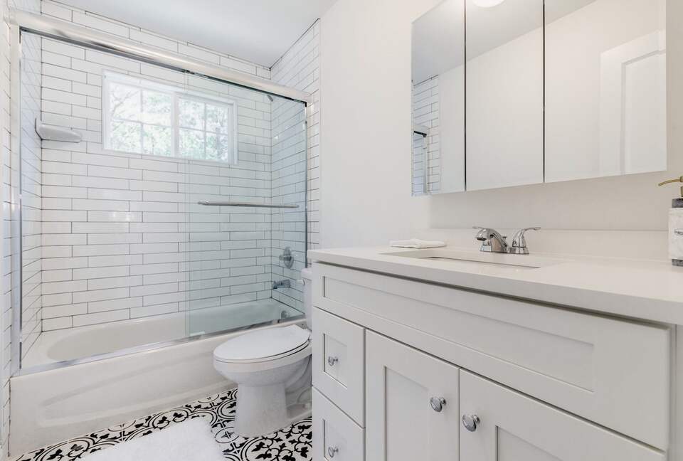 Modern Westhampton Haven - Center Moriches, New York