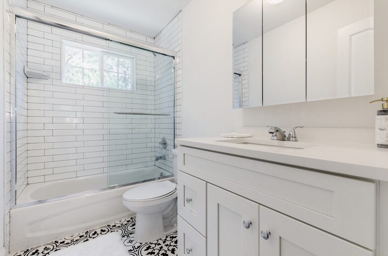 Modern Westhampton Haven - Center Moriches, New York