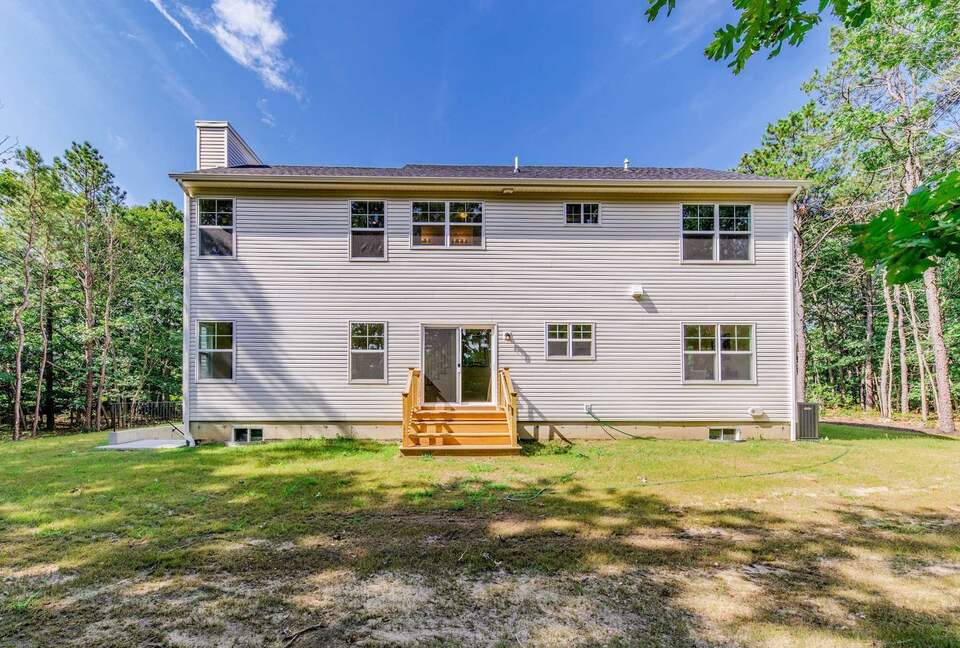 Modern Westhampton Haven - Center Moriches, New York