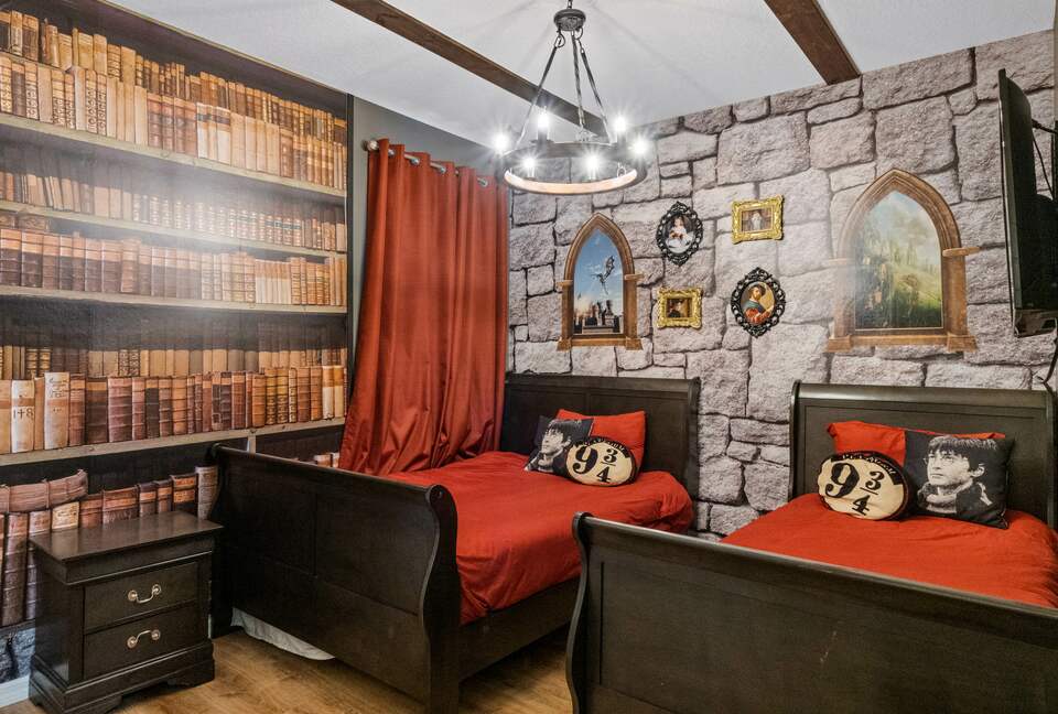Harry Potter House + Star Wars Themed Vacation Paradise - Davenport, Florida