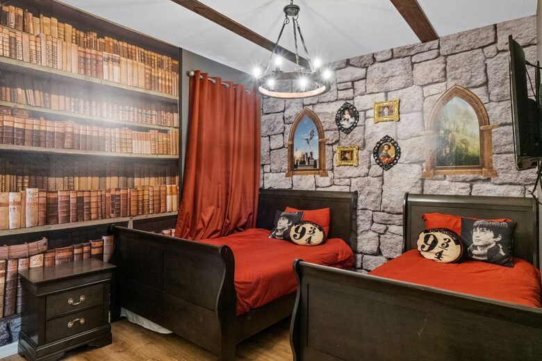 Harry Potter House + Star Wars Themed Vacation Paradise - Davenport, Florida