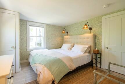 Charming Nantucket House and Cottage - Walk To Town! - Nantucket, Massachusetts