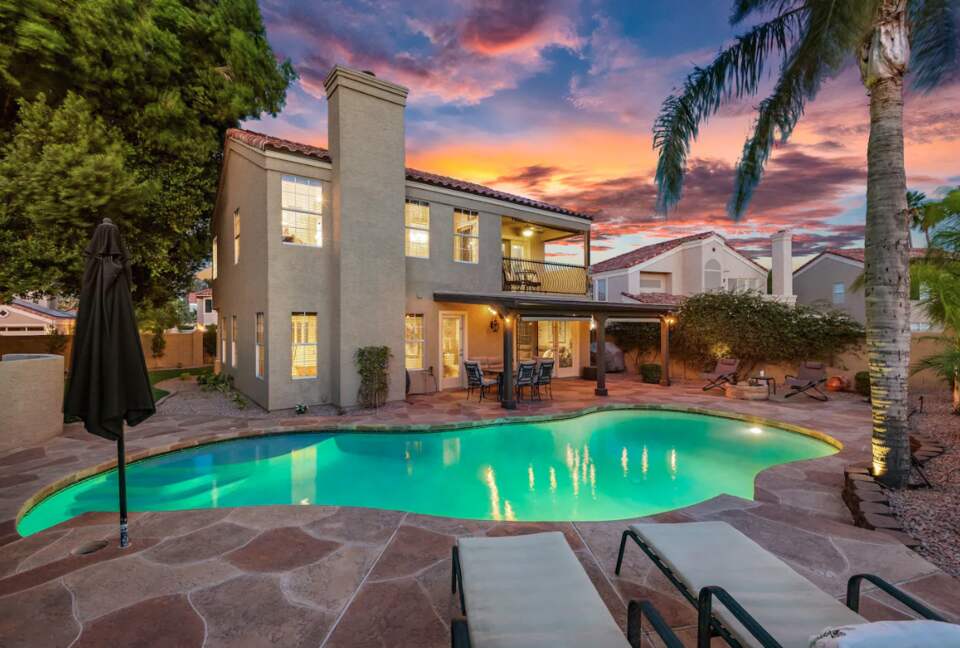 Luxury Golf Villa with a Pool - Glendale, Arizona