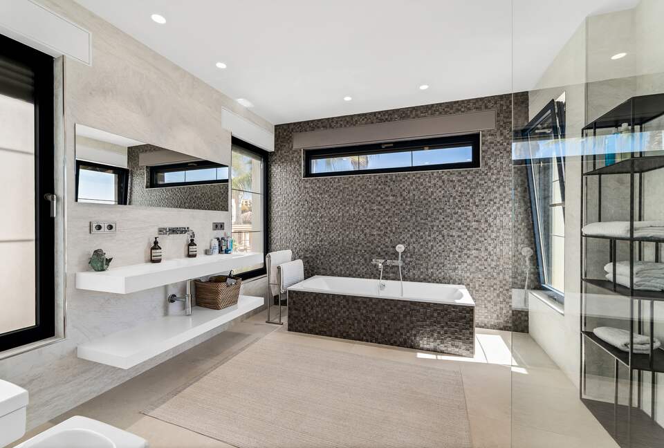 Villa Monte Halcones with stunning sea views (R) - Marbella, Spain