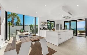 Villa Monte Halcones with stunning sea views (R)