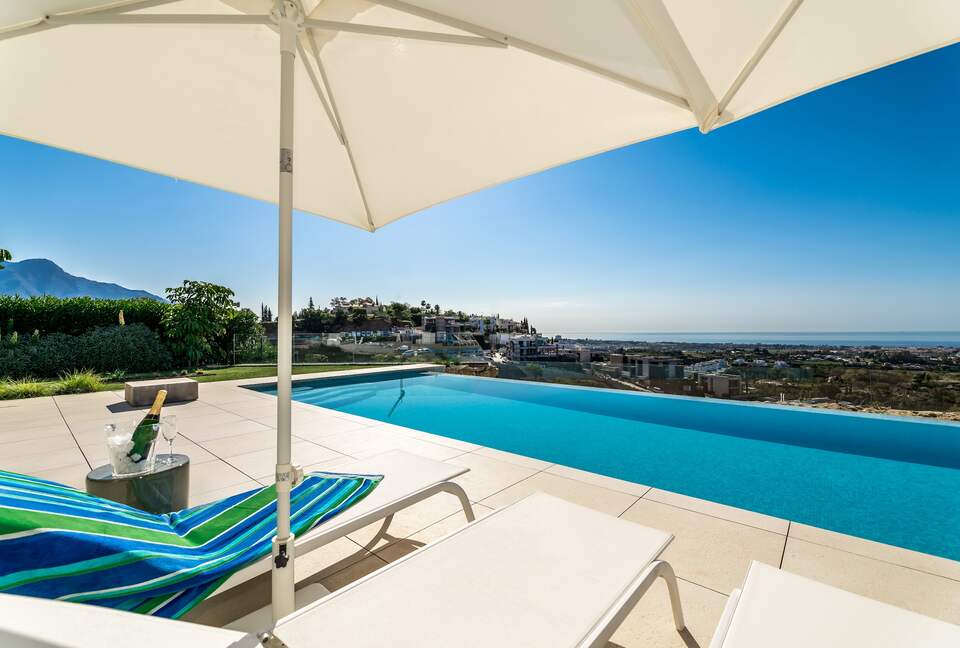 Villa Monte Halcones with stunning sea views (R) - Marbella, Spain