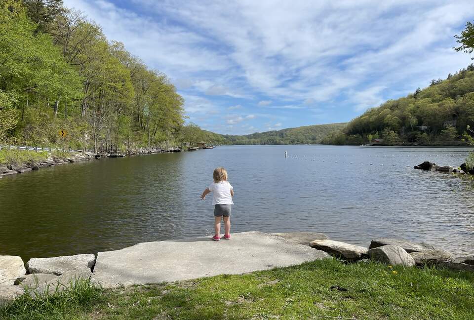 Stunning Modern Cabin by the Lake - New Preston Marble Dale, Connecticut