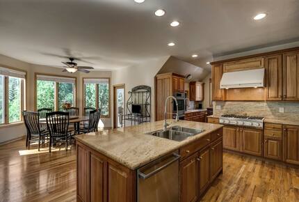 Edelweiss Chalet | Ski to Lift - Steamboat Springs, Colorado