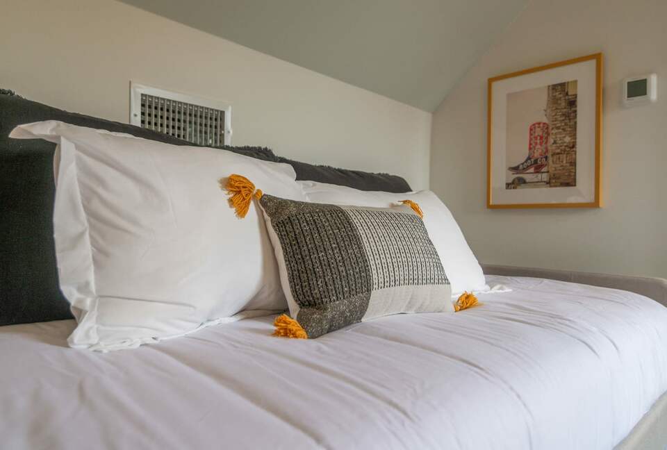 Vibrant Germantown Gem With Rooftop View - Nashville, Tennessee