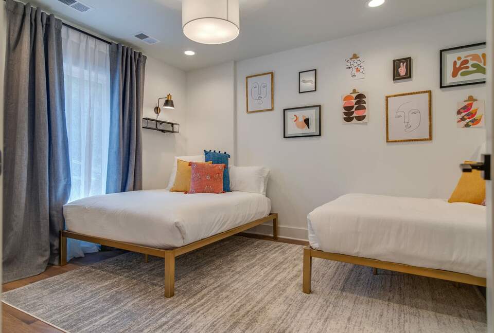 Vibrant Germantown Gem With Rooftop View - Nashville, Tennessee