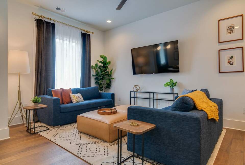 Vibrant Germantown Gem With Rooftop View - Nashville, Tennessee