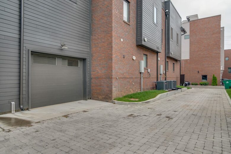 Vibrant Germantown Gem With Rooftop View - Nashville, Tennessee