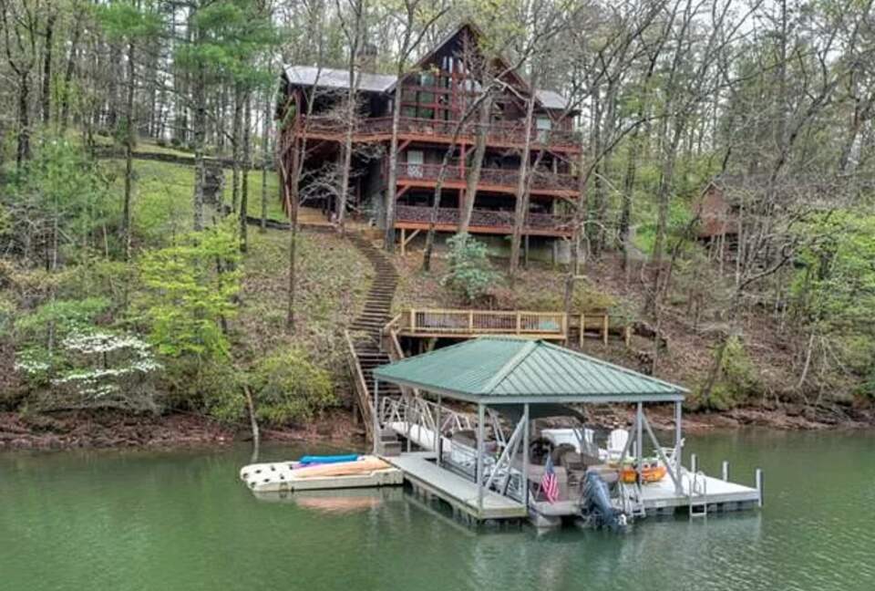 Stunning Modern Lakefront Retreat - Blue Ridge, Georgia