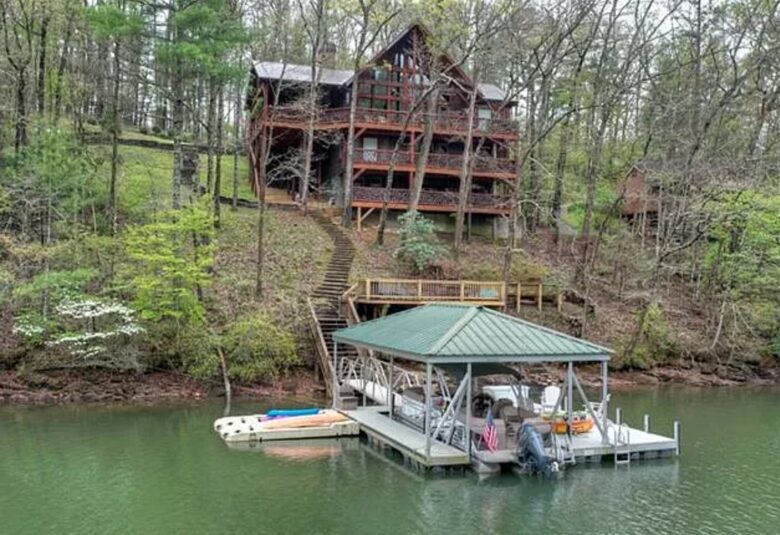 Stunning Modern Lakefront Retreat - Blue Ridge, Georgia