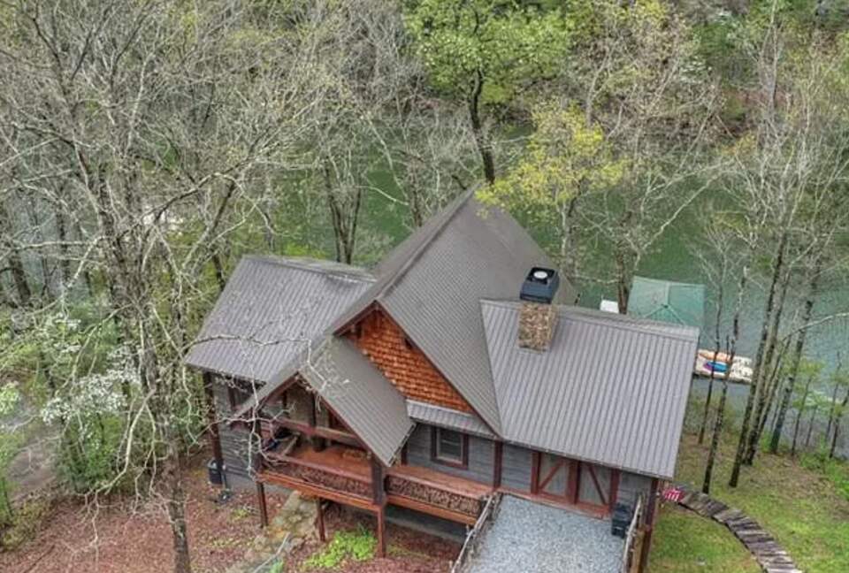 Stunning Modern Lakefront Retreat - Blue Ridge, Georgia