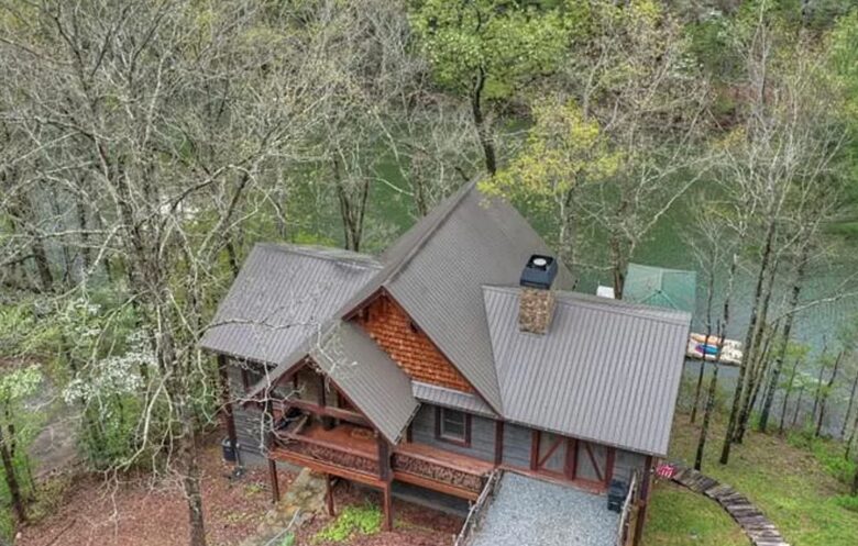 Stunning Modern Lakefront Retreat - Blue Ridge, Georgia