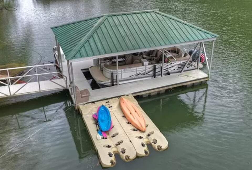 Stunning Modern Lakefront Retreat - Blue Ridge, Georgia