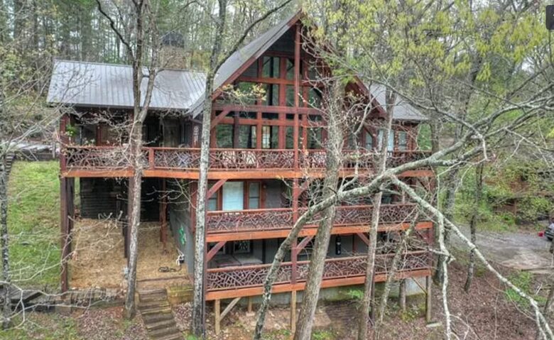 Stunning Modern Lakefront Retreat - Blue Ridge, Georgia