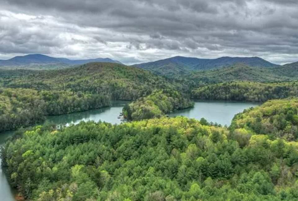 Stunning Modern Lakefront Retreat - Blue Ridge, Georgia