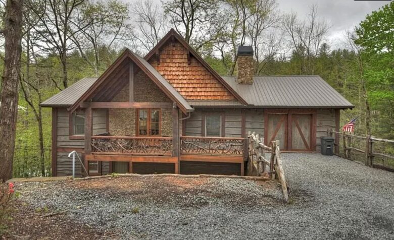 Stunning Modern Lakefront Retreat - Blue Ridge, Georgia