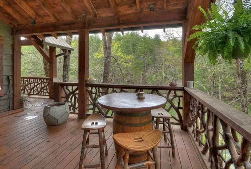 Stunning Modern Lakefront Retreat - Blue Ridge, Georgia