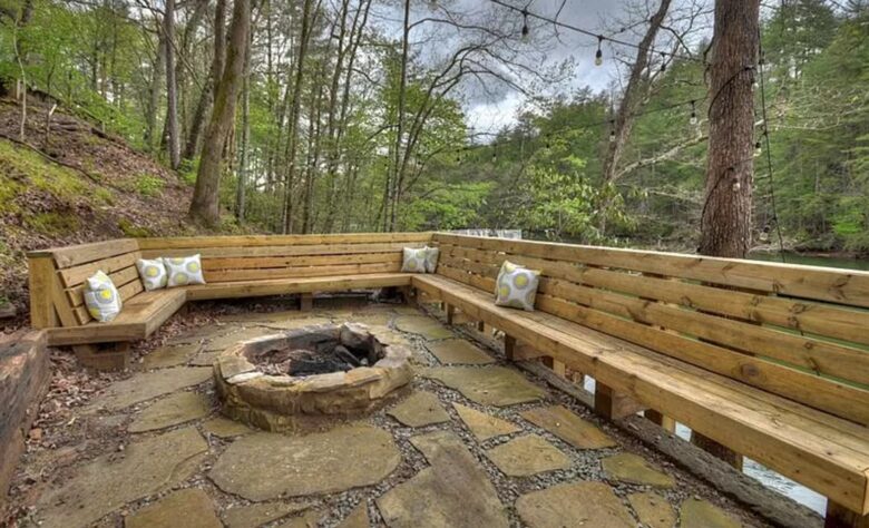 Stunning Modern Lakefront Retreat - Blue Ridge, Georgia