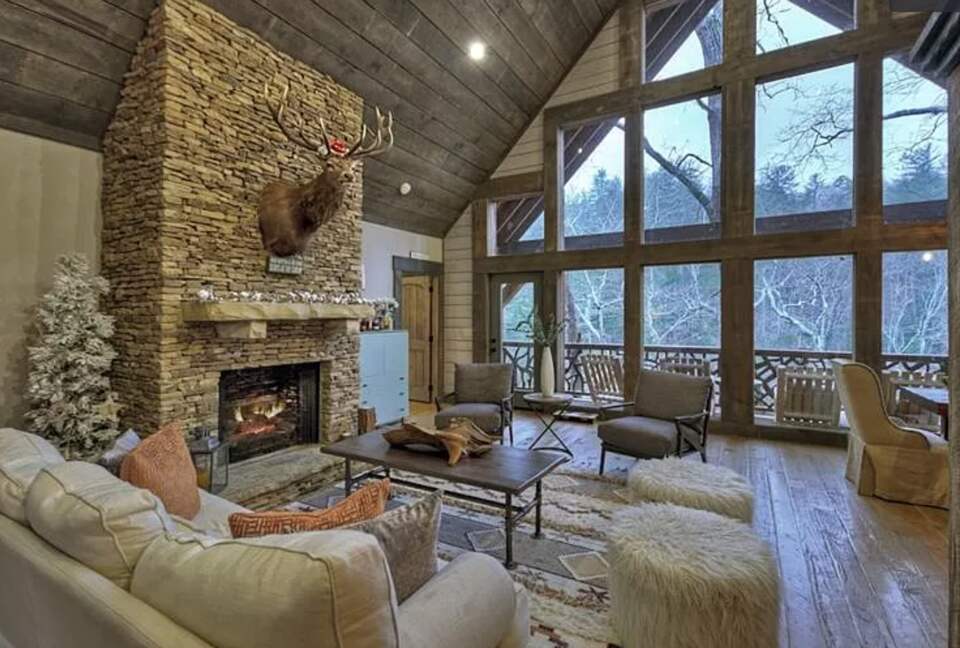 Stunning Modern Lakefront Retreat - Blue Ridge, Georgia