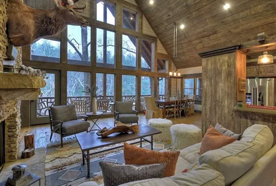 Stunning Modern Lakefront Retreat - Blue Ridge, Georgia