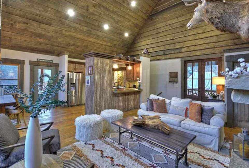 Stunning Modern Lakefront Retreat - Blue Ridge, Georgia