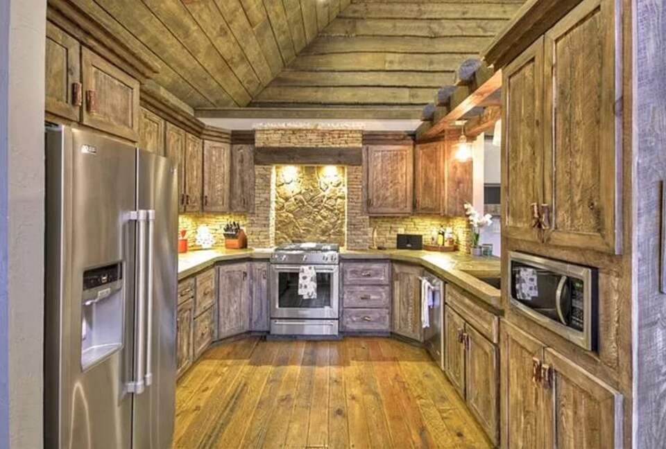 Stunning Modern Lakefront Retreat - Blue Ridge, Georgia