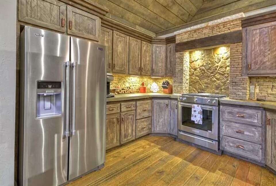 Stunning Modern Lakefront Retreat - Blue Ridge, Georgia