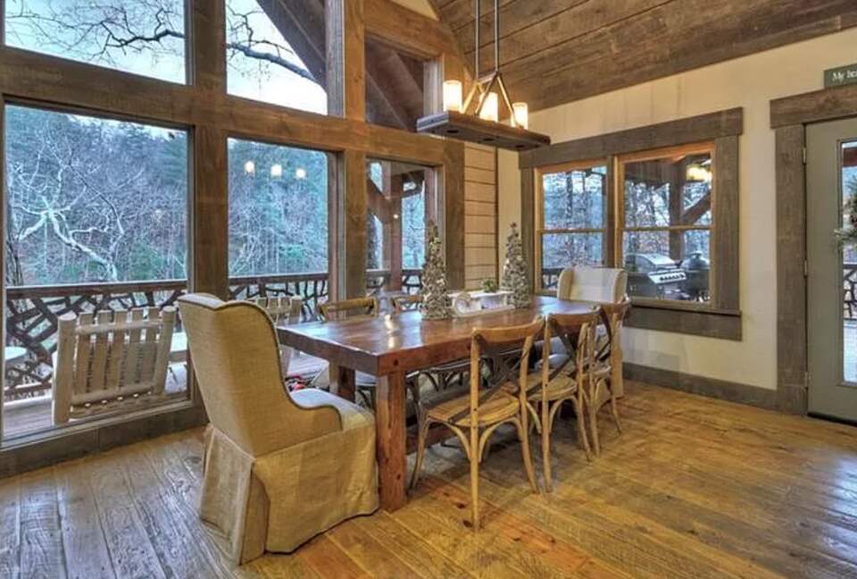 Stunning Modern Lakefront Retreat - Blue Ridge, Georgia