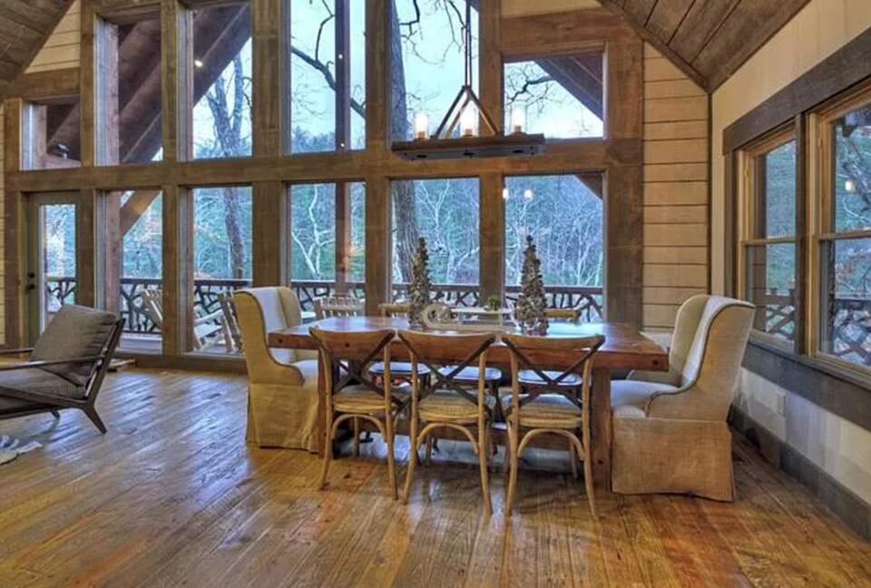 Stunning Modern Lakefront Retreat - Blue Ridge, Georgia