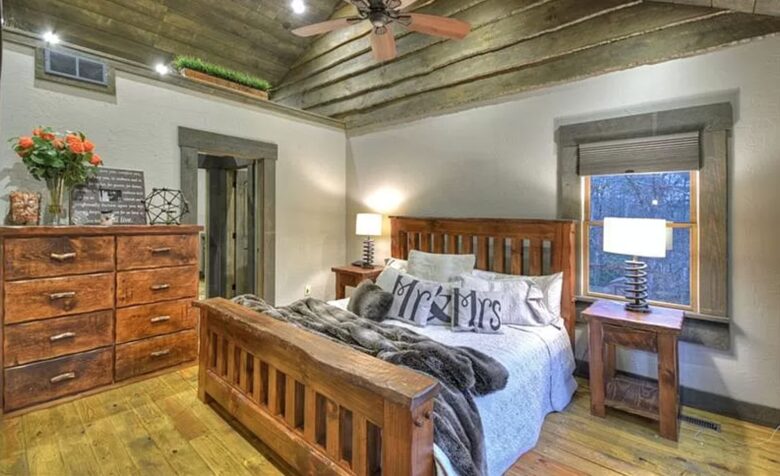 Stunning Modern Lakefront Retreat - Blue Ridge, Georgia