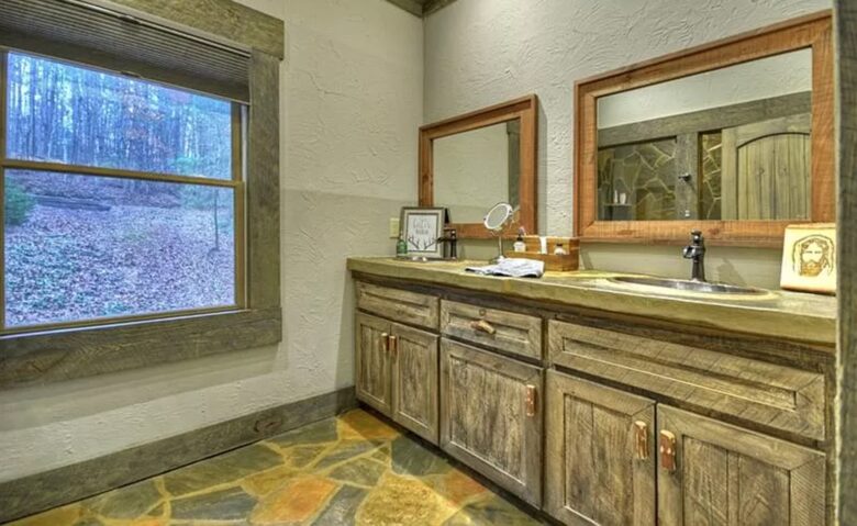 Stunning Modern Lakefront Retreat - Blue Ridge, Georgia