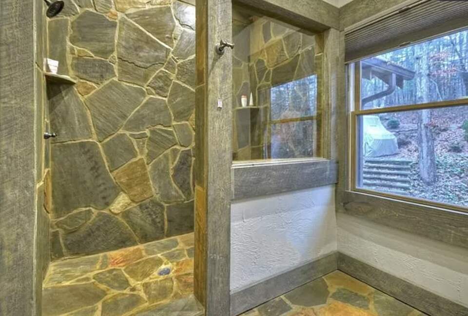 Stunning Modern Lakefront Retreat - Blue Ridge, Georgia