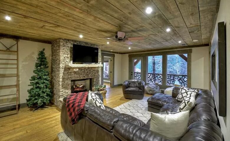 Stunning Modern Lakefront Retreat - Blue Ridge, Georgia