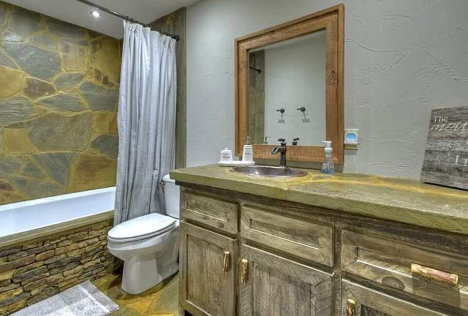 Stunning Modern Lakefront Retreat - Blue Ridge, Georgia