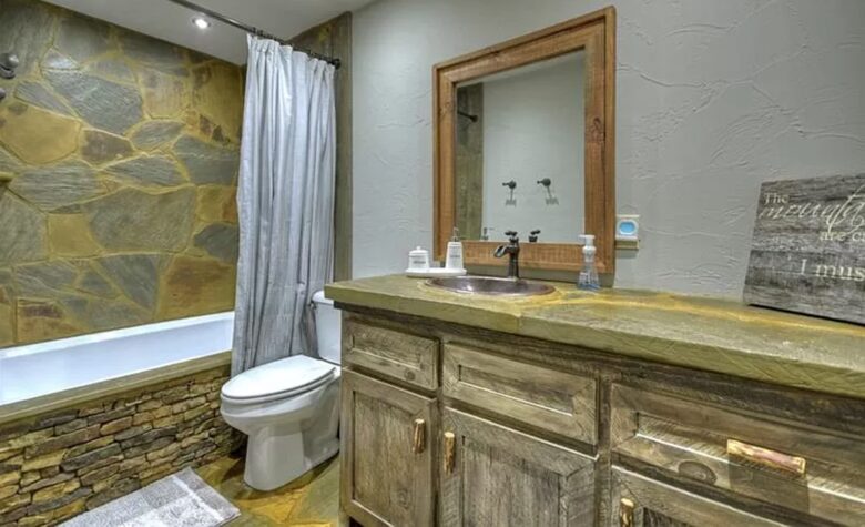 Stunning Modern Lakefront Retreat - Blue Ridge, Georgia