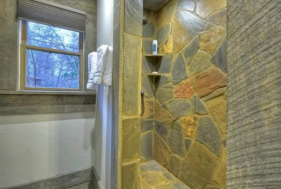 Stunning Modern Lakefront Retreat - Blue Ridge, Georgia