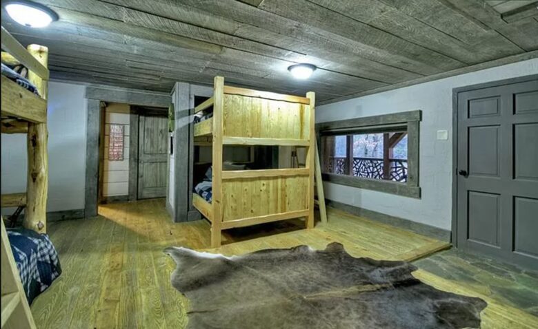 Stunning Modern Lakefront Retreat - Blue Ridge, Georgia