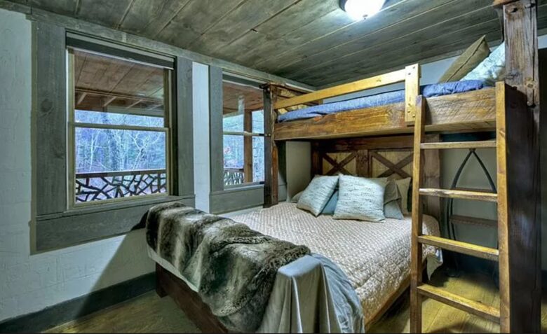 Stunning Modern Lakefront Retreat - Blue Ridge, Georgia