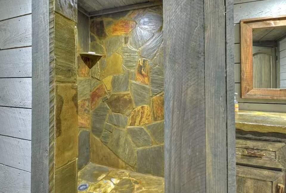 Stunning Modern Lakefront Retreat - Blue Ridge, Georgia