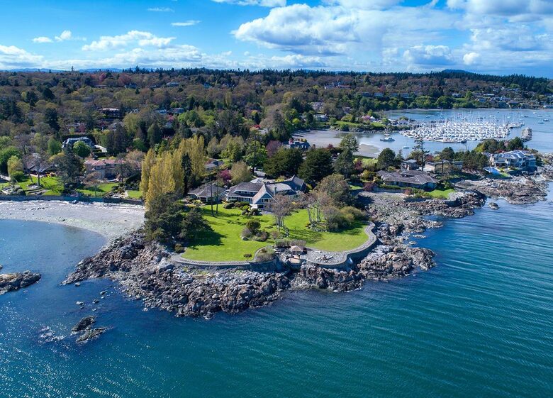 The Uplands Oceanfront Estate - Victoria, Canada
